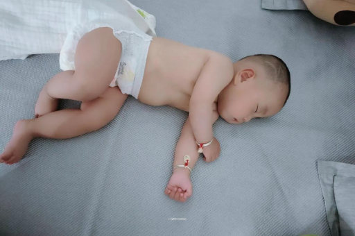 温县宝宝口水多怎么回事